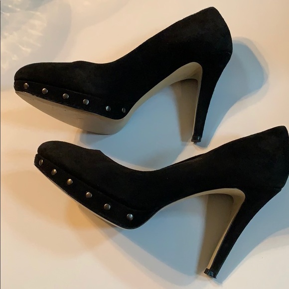 honey & Hive Shoes - Black suede pumps honey & hive 7.5 M